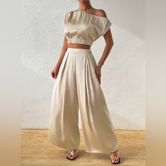 One Shoulder Short Sleeve Top and Wide Leg Pants Set - Picture 3 of 8